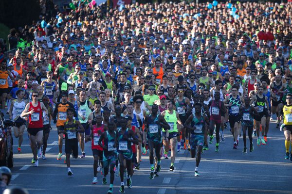 Foto Alessandro Garofalo/LaPresse 05 marzo  2023 Roma, Telepass Roma Ostia mezza maratona 
atletica leggera 
Nella foto:  Partenza

March 05 , 2023 Rome, Telepass Roma Ostia Half Marathon 
RunningIn the pic: Partenza